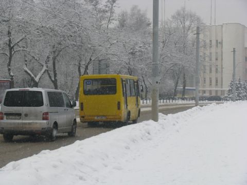 У Львові відновили маршрутки для студентів