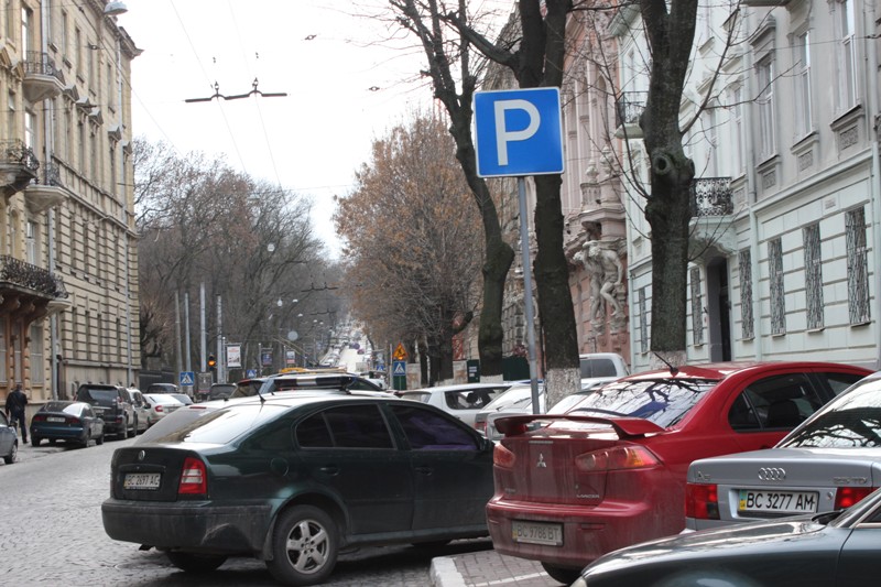 У Львові назвали місця найбільших порушень правил паркування
