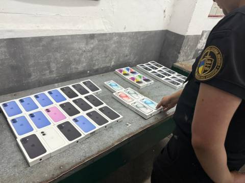 У Шегинях виявили контрабанду телефонів Apple на понад мільйон гривень