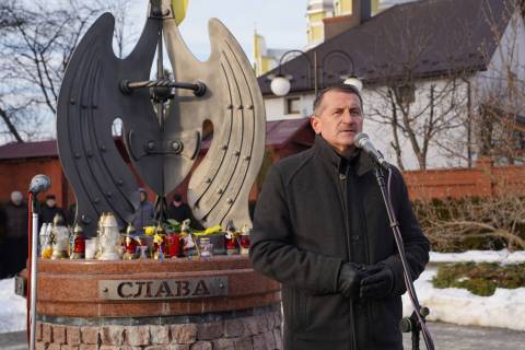 Мер Дрогобича зібрав понад мільйон гривень готівки