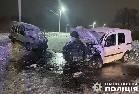 У Львові зіткнулися два однакові автомобілі Рено