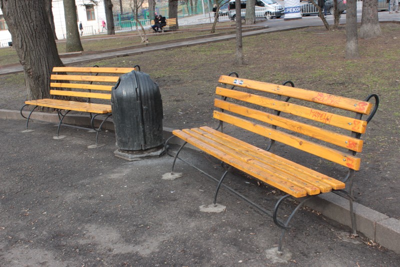У Львові витратять майже півмільйона гривень на ремонт лавочок на вулиці Галицькій