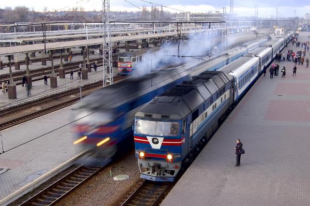 Графік руху потягів Львівської залізниці тимчасово зміниться