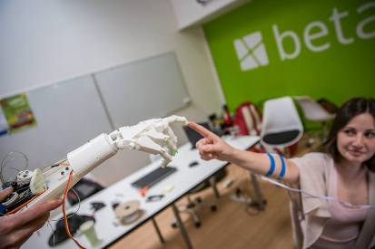 У Львові створили прототип роботизованої руки в рамках робо-Хакатона Cyber pills