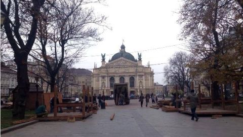 У Львові на площі перед пам'ятником Тарасу Шевченкові проведуть ремонт хідників