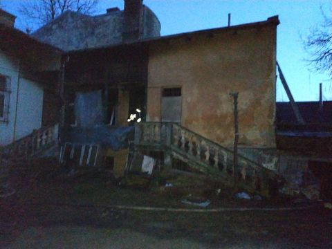 7 рятувальників гасили пожежу в квартирі у Дрогобичі