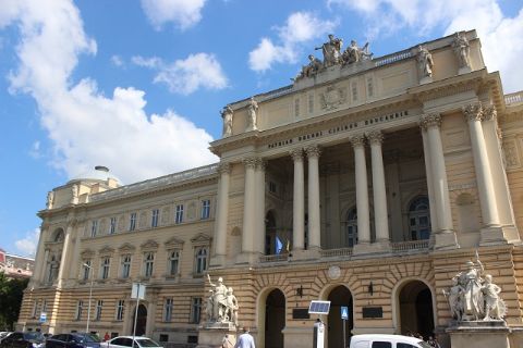 Студенти Франкового вишу хочуть маршрутку на Сихів