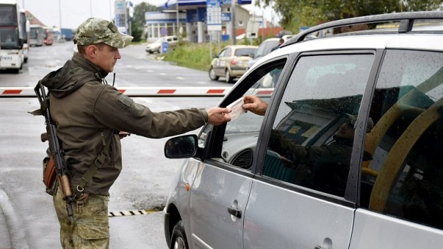 На кордоні з Польщею – черги з 40 авто та 923 вантажівки