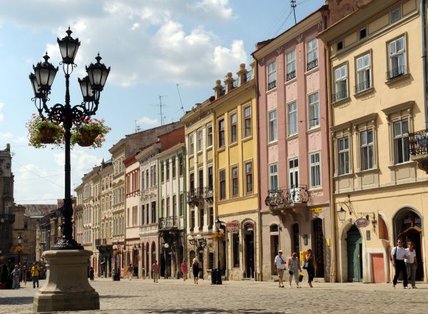 У Львові закрилися усі виборчі дільниці