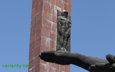 Питання повалення Монумента слави винесуть на громадське обговорення