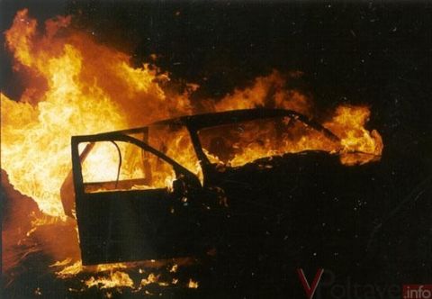 Невідомі спалили автомобіль міського голови Винників