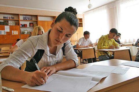 Старшокласники вчитимуться за новою програмою з історії України