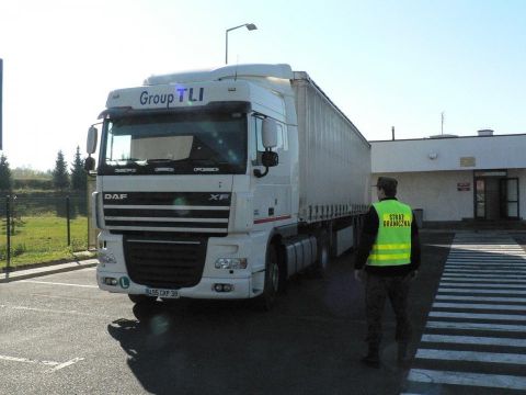 20 тисяч літрів сурогату виявлено на Львівщині