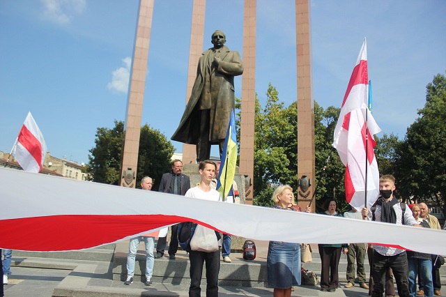 Білоруські опозиціонери влаштували пішу ходу до Дня білоруської військової слави