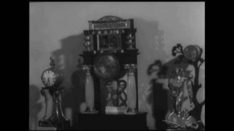 Кадр із радянського кіноролику “Годинники в експозиції музею Етнографії”, 1973 р. (Укркінохроніка, ЦДАКФФА імені Г.С. Пшеничного)