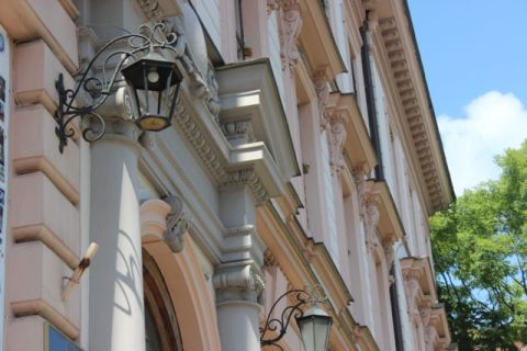 На Львівщині призупинили аварійні відключення світла