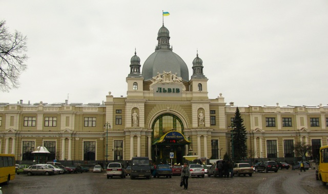 У приміщенні львівського вокзалу не знайшли вибухівку