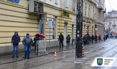 У центрі Львова встановили нові боларди з вмонтованими камерами
