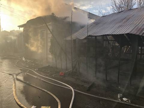 У Рава-Руській згорів дерев'яний кіоск