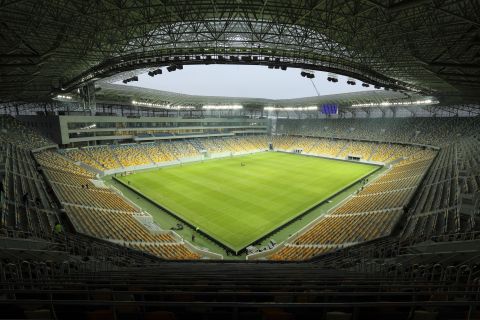 Львівське керівництво не може по-господарськи розпорядитися стадіоном – Азаров