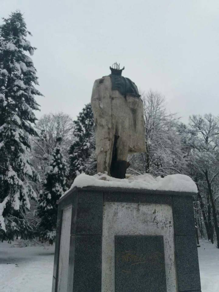 У Стрию вандали знищили пам'ятник Тарасу Шевченку