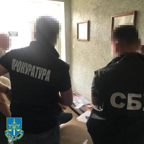 Двох посадовців районних водоканалів Львівщини викрили на хабарництві