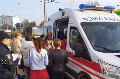 У Львові через зіткнення двох маршруток постраждали 10 пасажирів