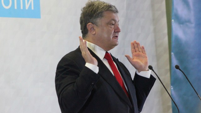 Порошенко створив військову зону над Донбасом