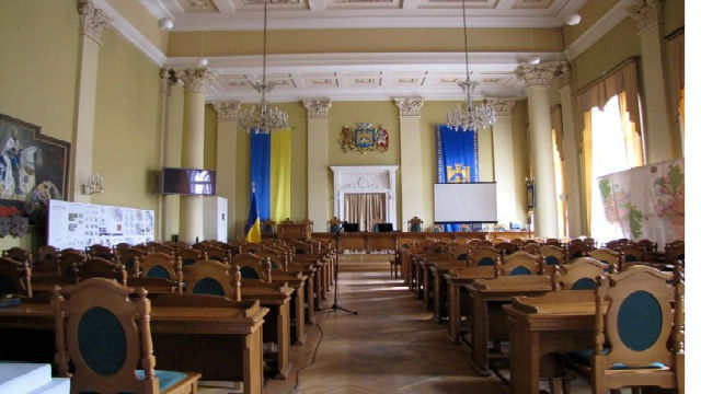 До Львівської міськради наразі проходять чотири партії