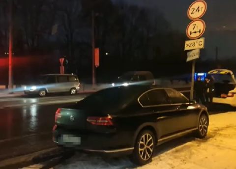 На перехресті Стрийська-Наукова п'яний водій зніс три обмежувальні стовпці