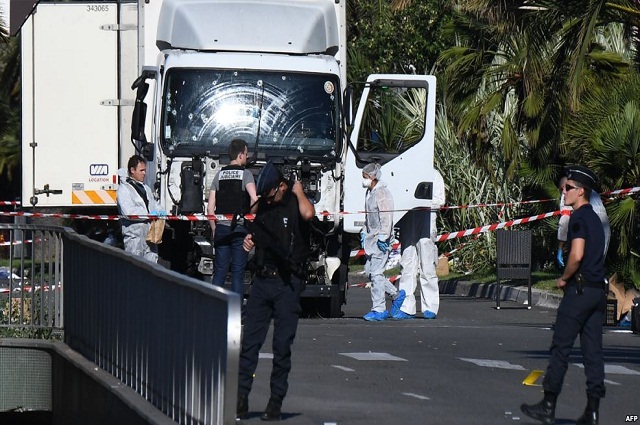У французькій Ніцці вчинено теракт - більше вісімдесяти загиблих