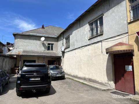 У Львові за майже сім мільйонів продають комунальне приміщення на Ярослава Мудрого