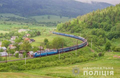 На Турківщині електричка насмерть збила місцевого мешканця