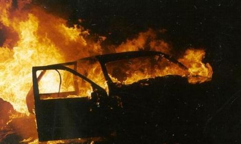 На Яворівщині згорів автомобіль
