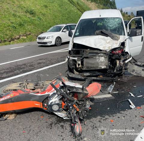 На трасі Київ – Чоп у ДТП постраждав мотоцикліст