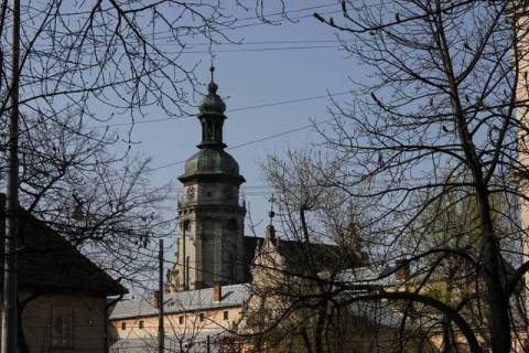 На фасадах шкіл та ліцеїв Львова планують встановити понад двадцять меморіальних таблиць бійцям ЗСУ