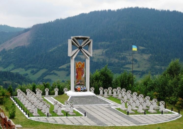 До Дня незалежності України проведуть сходження на гору Маківку