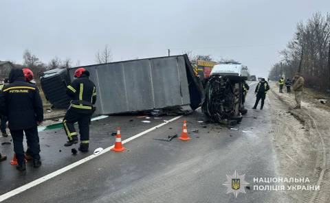 На трасі Київ – Чоп неподалік Львова у ДТП загинув водій вантажівки