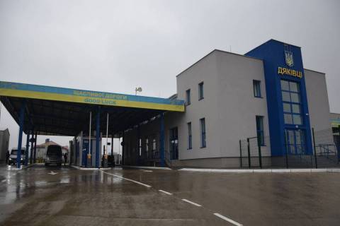 На кордоні з Польщею – черги з 55 авто