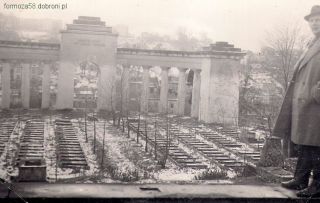 Цвинтар орлят на початку 70-х XX ст. (фото: dobroni.pl)