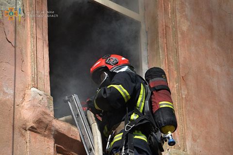 На Самбірщині зарядний пристрій у розетці спричинив пожежу в квартирі