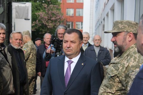 Полторак відвідав два заводи "Укроборонпрому" у Львові