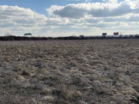 Ділянку у Малих Підлісках продають за три мільйони гривень для будівництва торгового центру