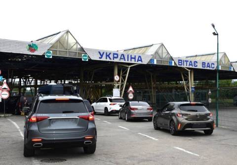 На кордоні з Польщею – черги з 175 авто