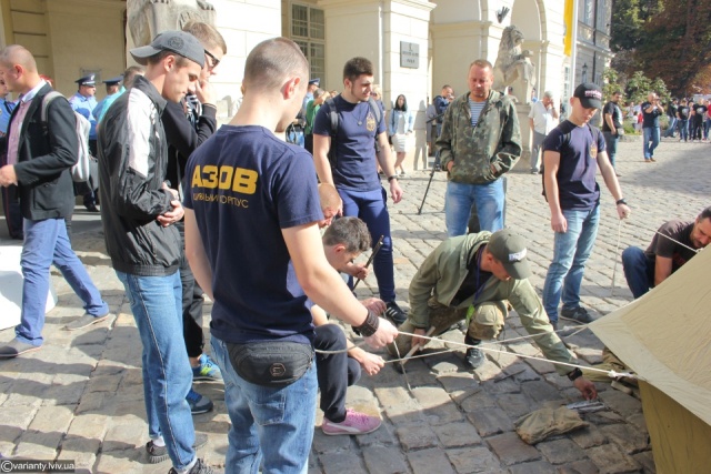 Бійці АТО вимагають у Садового землі або гроші