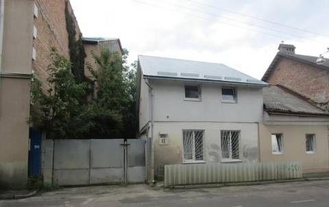 У Львові за понад 500 тисяч гривень продають комунальне приміщення