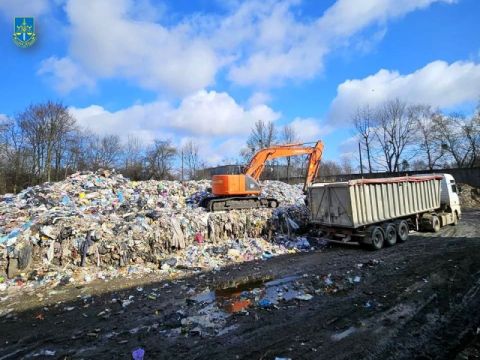 У Львові керівник фірми з вивезення сміття забруднив довкілля на понад 14 мільйонів гривень