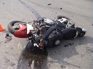 Водій мотоцикла травмувався у ДТП з вантажівкою у Львові