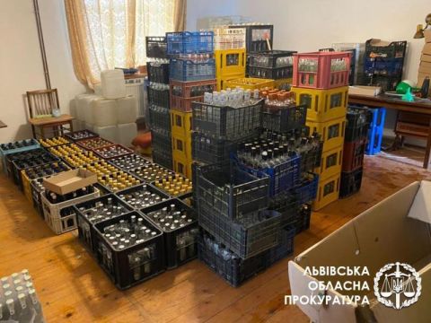 На Яворівщині викрили підпільний цех з виготовлення фальсифікату