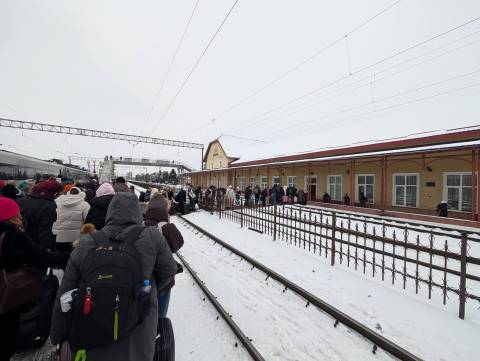 Поїзд до Перемишля години простояв на одній зі станцій Львівщині через повідомлення про замінування